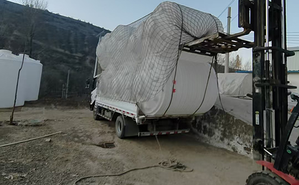 金川塑料桶批量交付案例：满足多行业高标容器需求的一站式解决方案